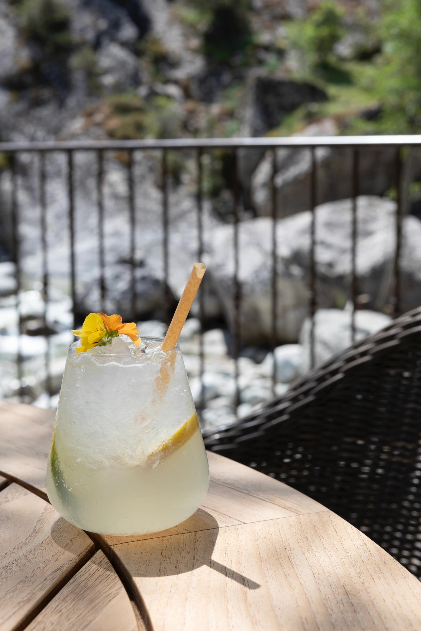 Cocktails en terrasse à l'hotel dominique Colonna